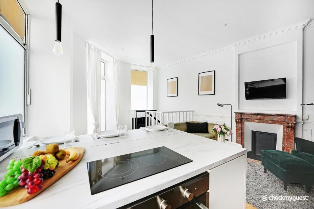 Elegant Apartment - 1Br-2P - Next To Nation Parijs Buitenkant foto