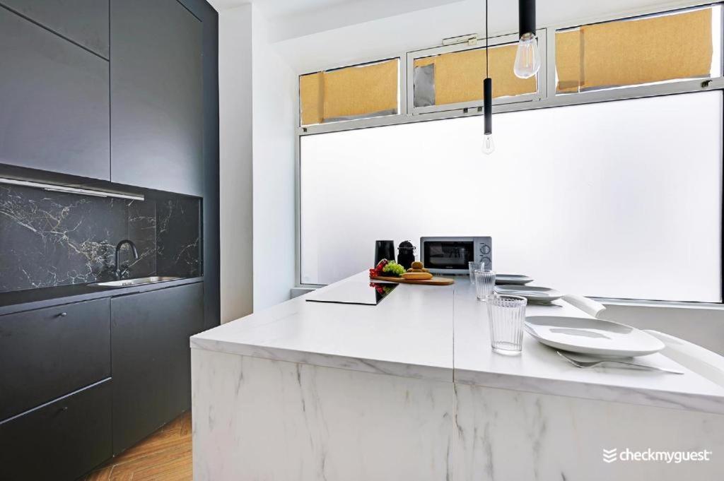 Elegant Apartment - 1Br-2P - Next To Nation Parijs Buitenkant foto